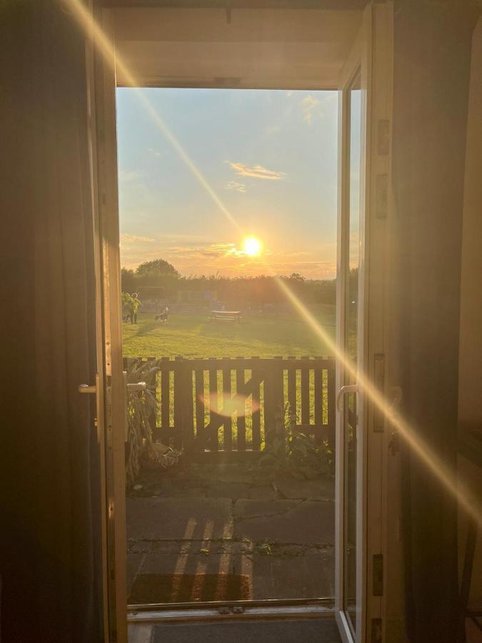 Park View Cottage Liversedge ภายนอก รูปภาพ