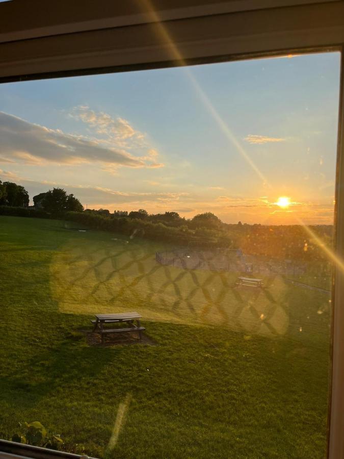 Park View Cottage Liversedge ภายนอก รูปภาพ