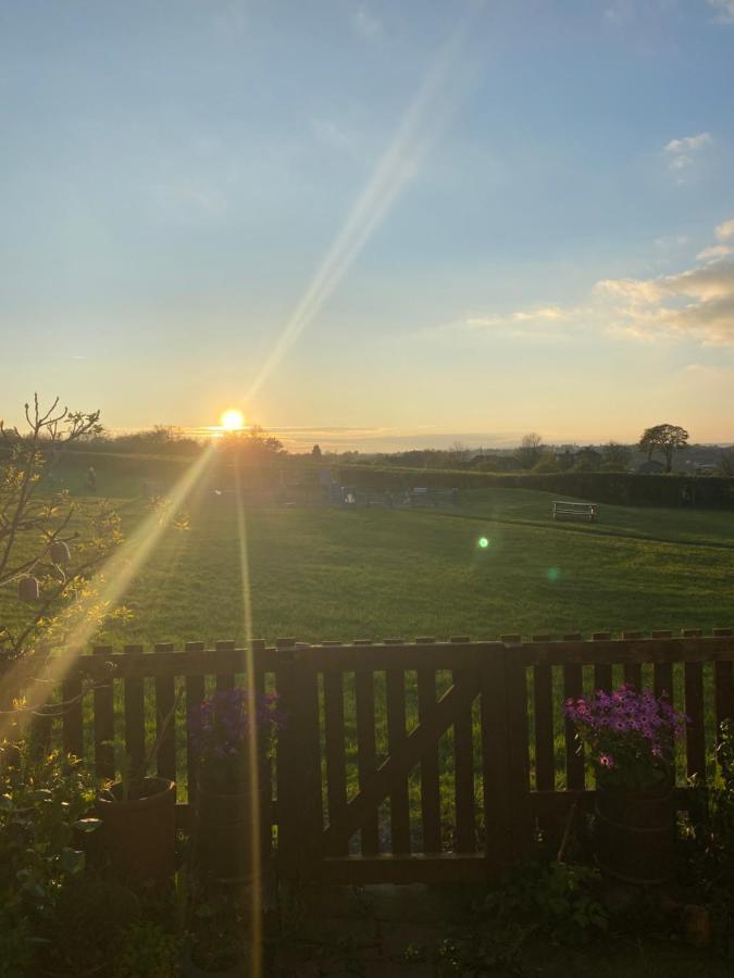 Park View Cottage Liversedge ภายนอก รูปภาพ